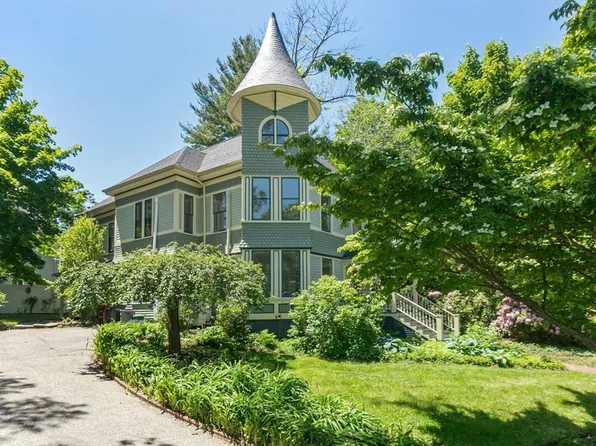 27 Greenleaf St, Amesbury, MA 01913
