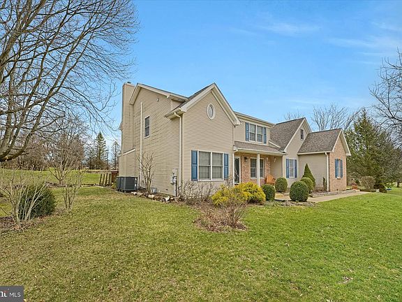 2nd image of 615 Meeks Ln