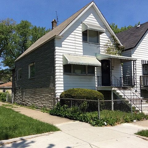 2nd image of 2058 W 70th St