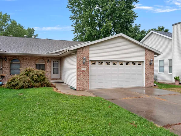 615 Oakbrook Ave, Chatham, IL 62629