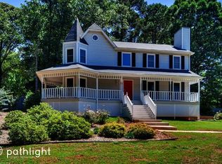 1056 Oak Ridge Dr, Fayetteville, GA 30214