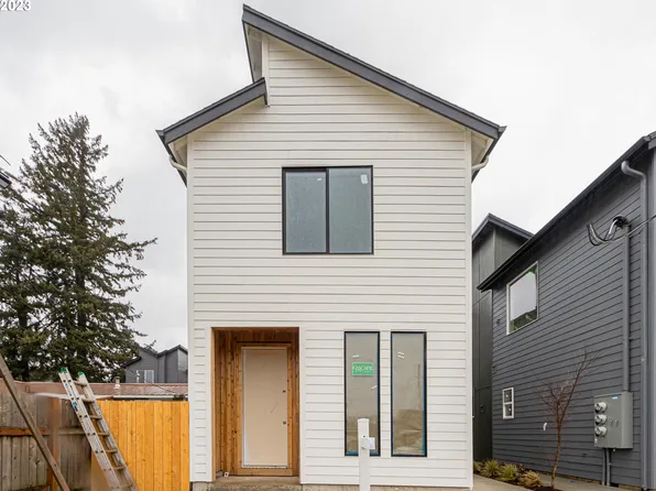 12061 SE Oak St, Portland, OR 97216