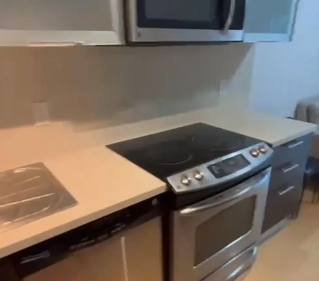 386 Yonge St #817 — Photo 5