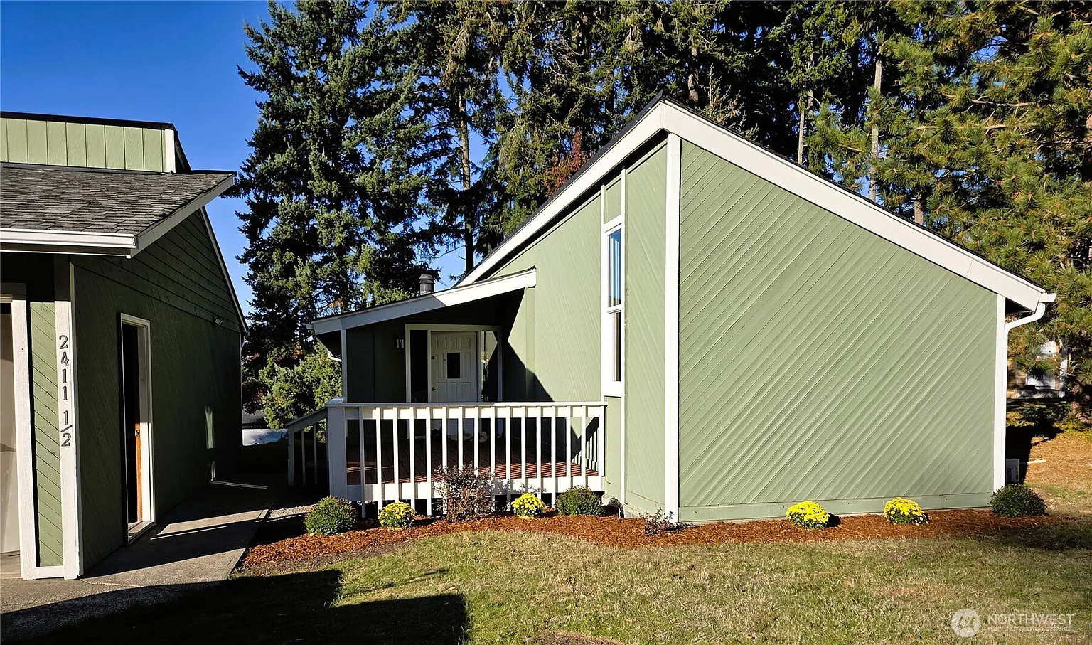 2411 1/2 B Street photo 1