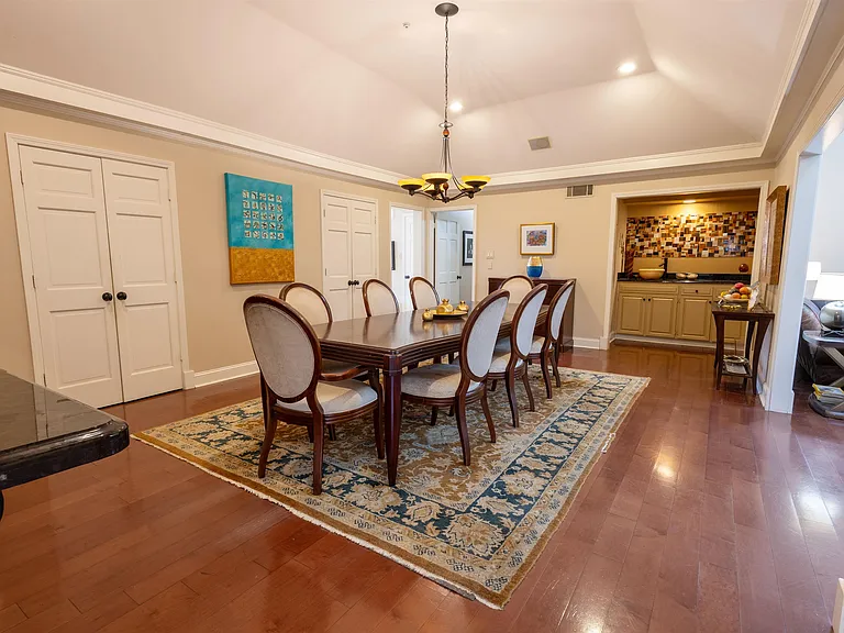 510 Berkeley Sq — Photo 4