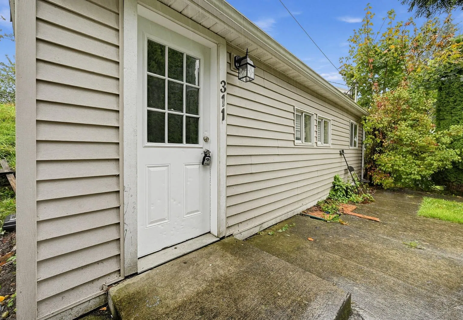 311 S Baker St - Unit C — Photo 2