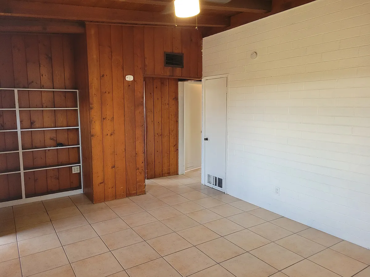 Building Photo - 136 W Navajo Rd #136