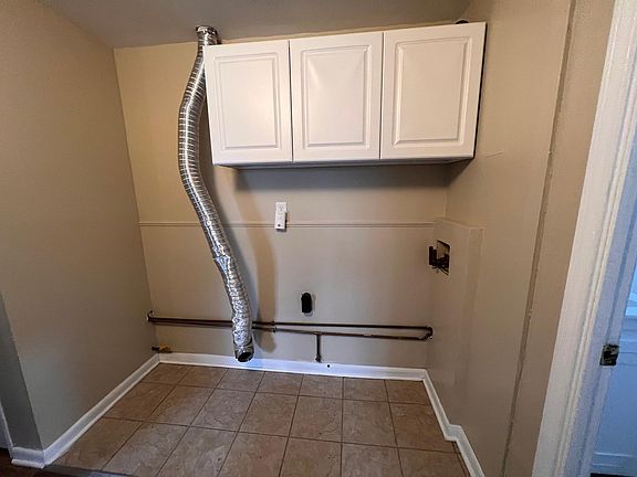 3rd image of 1012 Belaire Ave