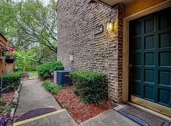 2nd image of 875 Dublin Dr #3