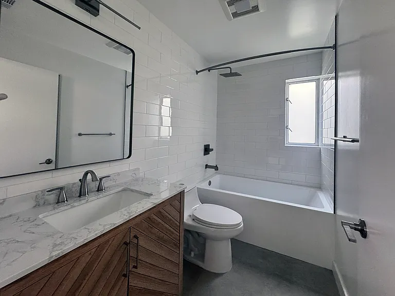 1210.5 Manzanita St — Photo 12
