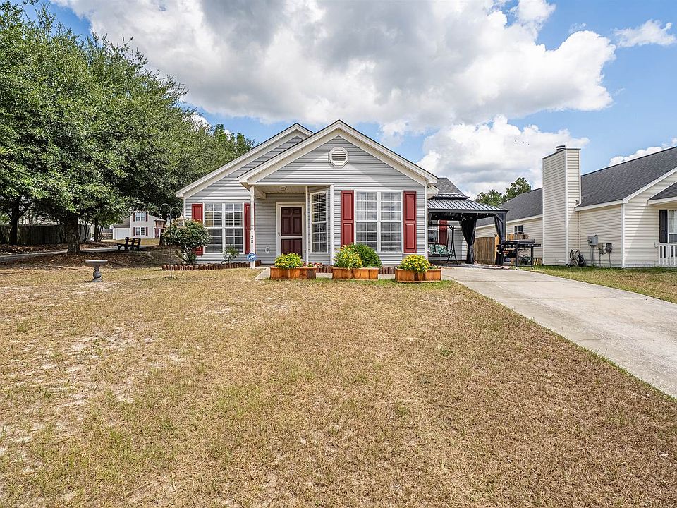1st image of 128 Legend Oaks Dr