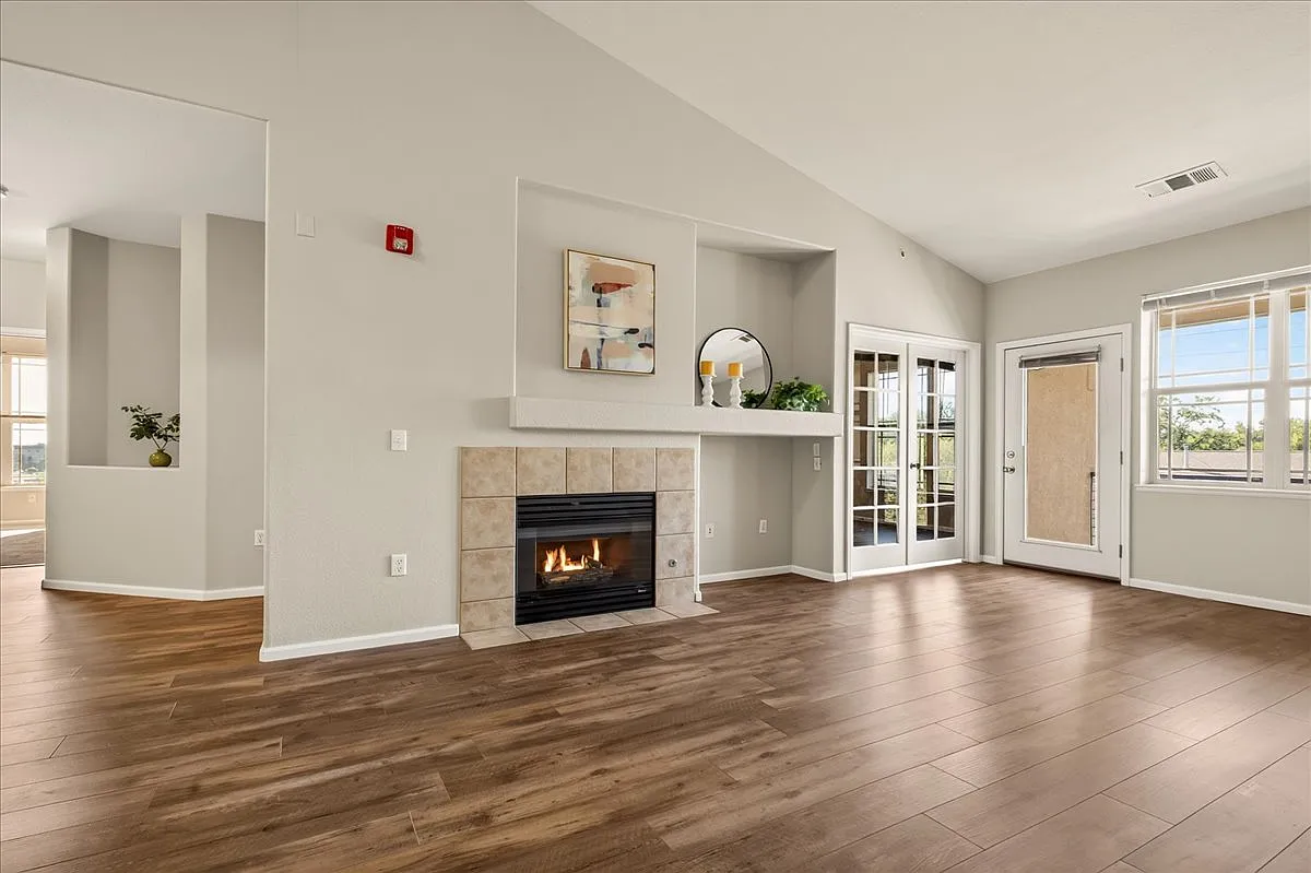 3 bed, 1485 sqft, $2,600 — Photo 3