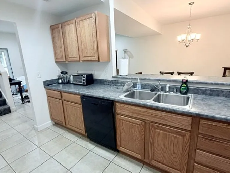 1022 New York St — Photo 11