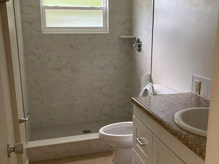 8915 Silver Lake Dr #6 — Photo 3