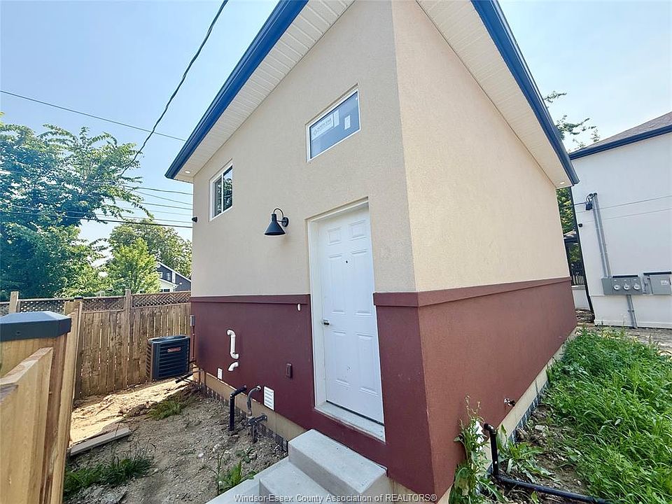 1st image of 1740 Buckingham Dr