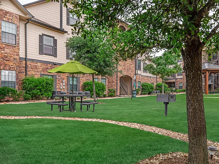 Hudson Trails Apartments — Photo 20