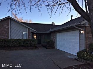 2001 Silvertree Ln, Edmond, OK 73013