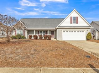 2138 Queen Elizabeth Ln, Hope Mills, NC 28348