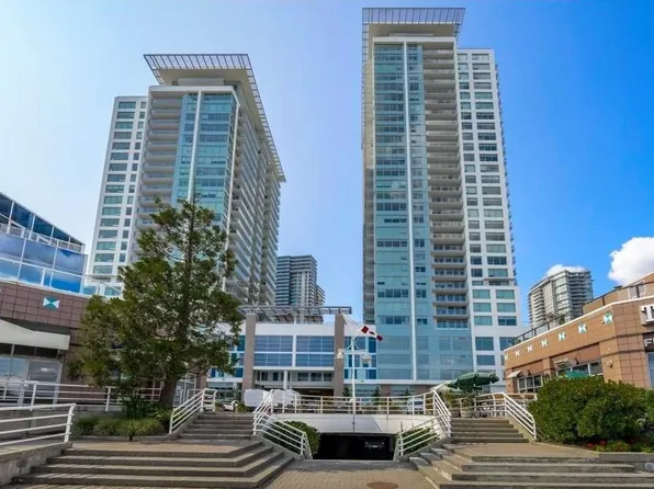 908 Quayside Dr, New Westminster, BC V3M 6Z6