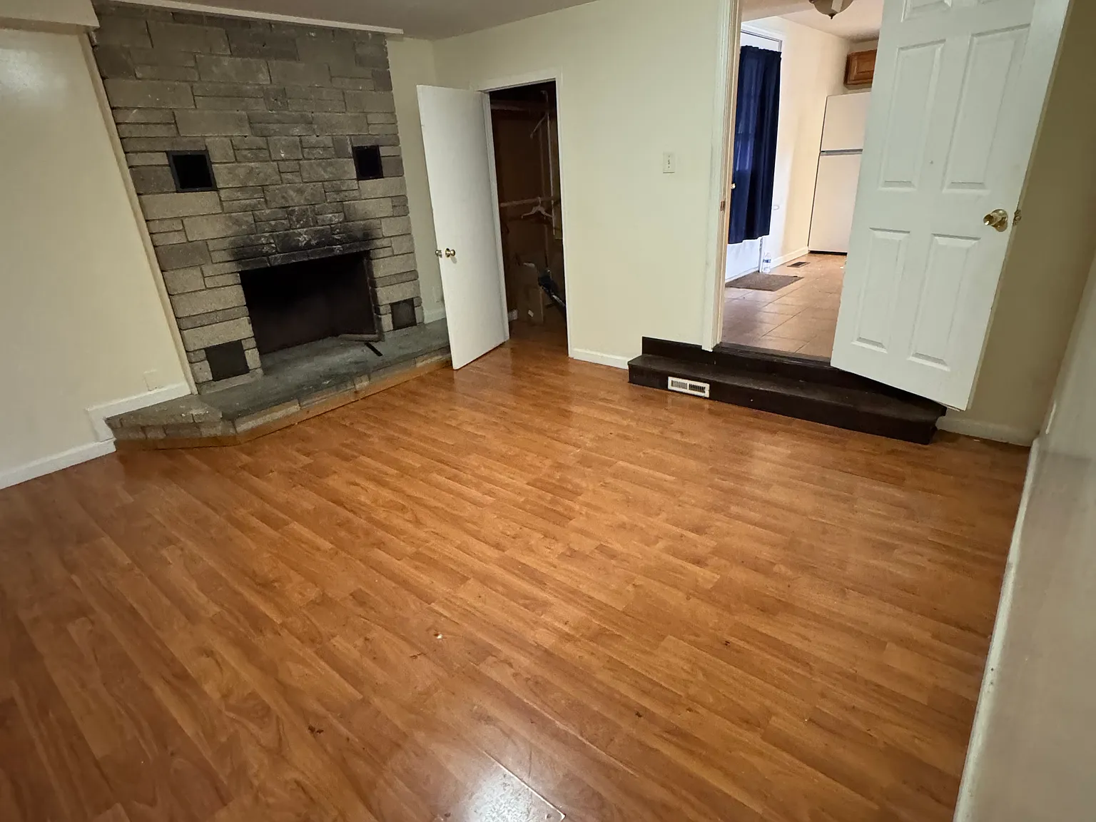 3 bed, 2000 sqft, $2,700 — Photo 2
