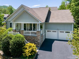 2 Turkey Roost Ct, Fairview, NC 28730