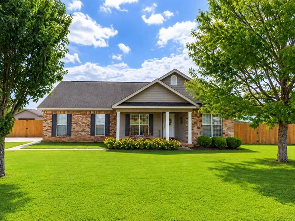 92 Olaff Rd, Cowarts, AL 36321