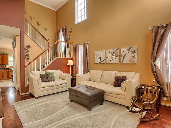 5th image of 50 N Danbury Cir