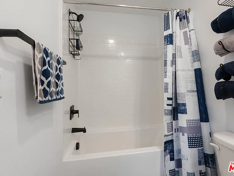 749 Daniel Freeman Cir — Photo 18