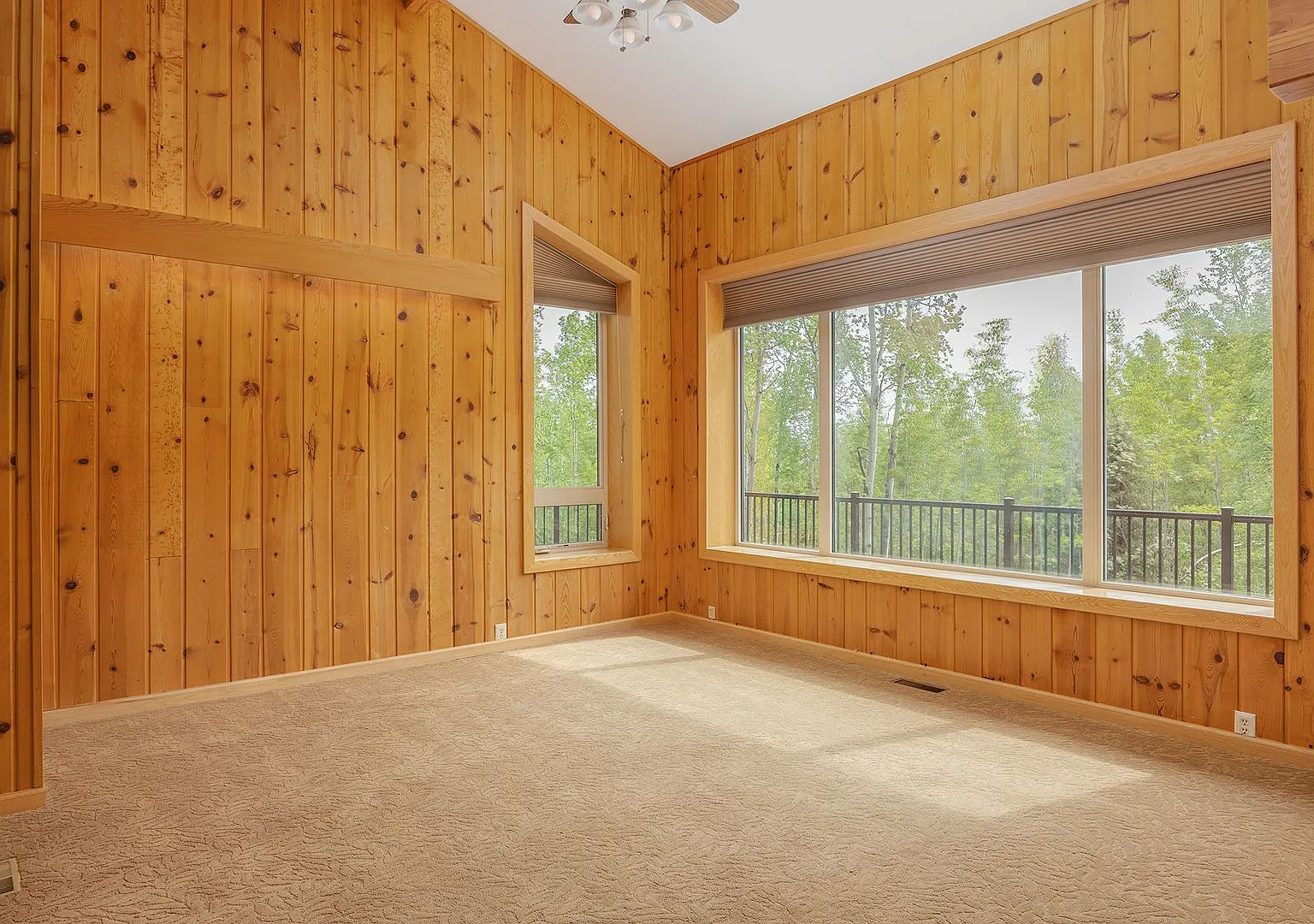 Well-Maintained 4 Bedroom Home Just 15 Minutes from Town! — Photo 3
