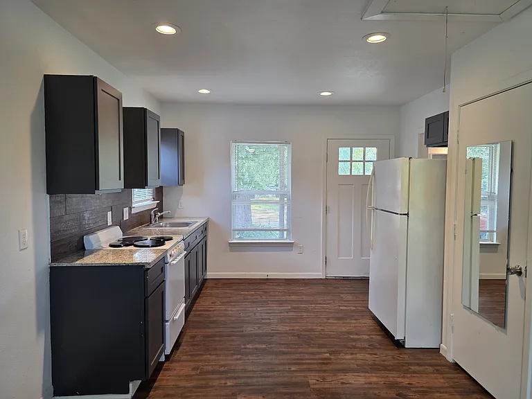 1413 Egypt St #D — Photo 4