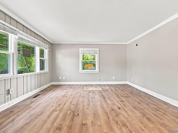 5th image of 2428 Circle Dr