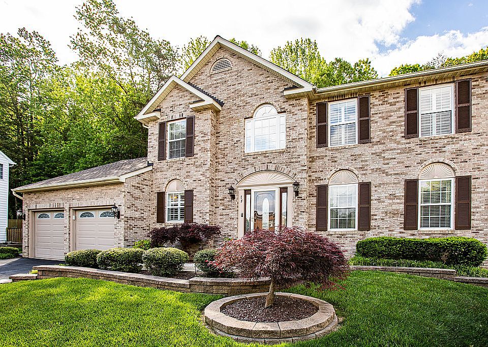 1st image of 17 Burningbush Ct