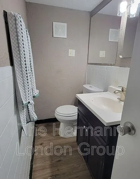 8720 Marcella Ave — Photo 9