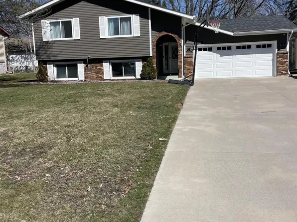 2759 Helena Ave N, Oakdale, MN 55128