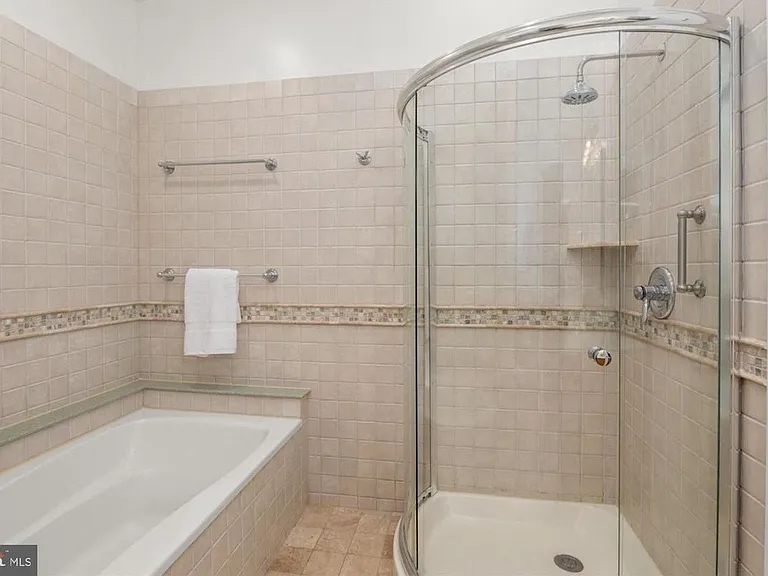 4304 Chestnut St — Photo 20