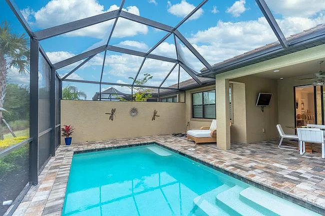 7722 Jacaranda Ln — Photo 13