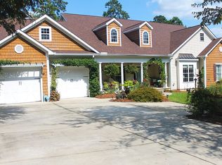 208 Player Ln, Mc Cormick, SC 29835