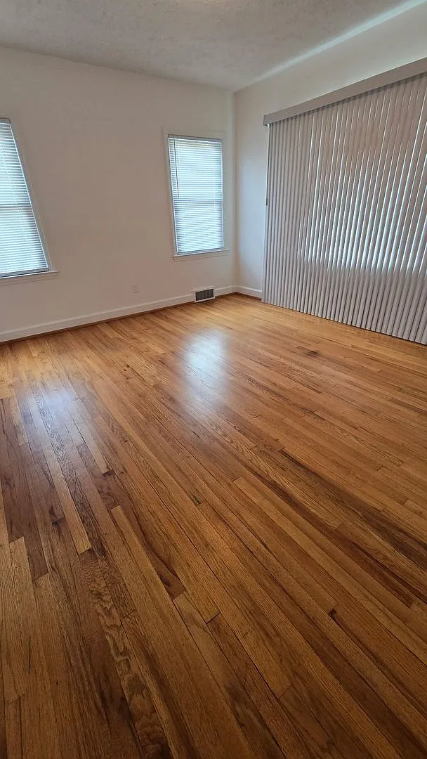 Beautiful Brick home for rent! 4 Bedroom 2 Bathroom home in Canton — Photo 3