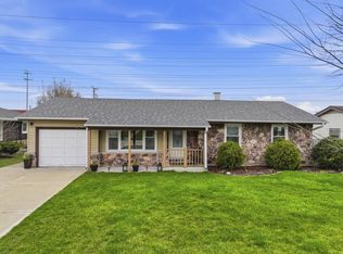 441 Walnut Ln, Elk Grove Village, IL