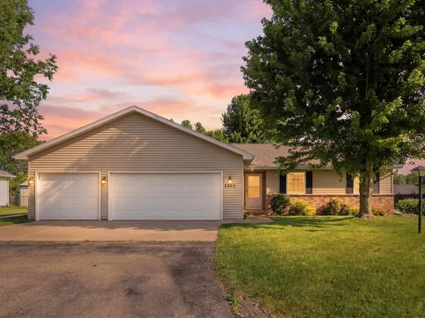 W5982 Hearthstone Dr, Appleton, WI 54915