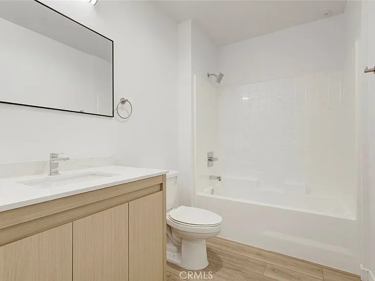 14810 Delano St #204 — Photo 7