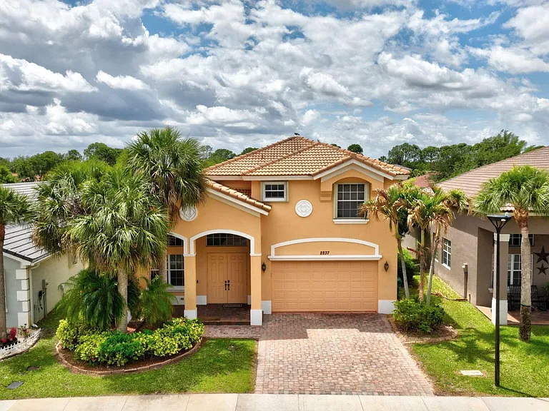 2237 SW Newport Isles Blvd — Photo 47