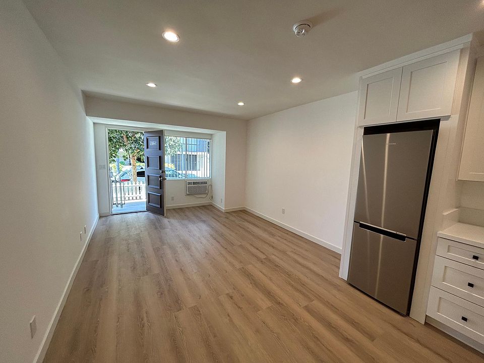 1st image of 10722 Missouri Ave #5