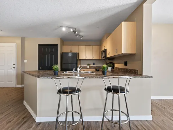 42 Summerwood Blvd #222, Strathcona County, AB T8H 0C3