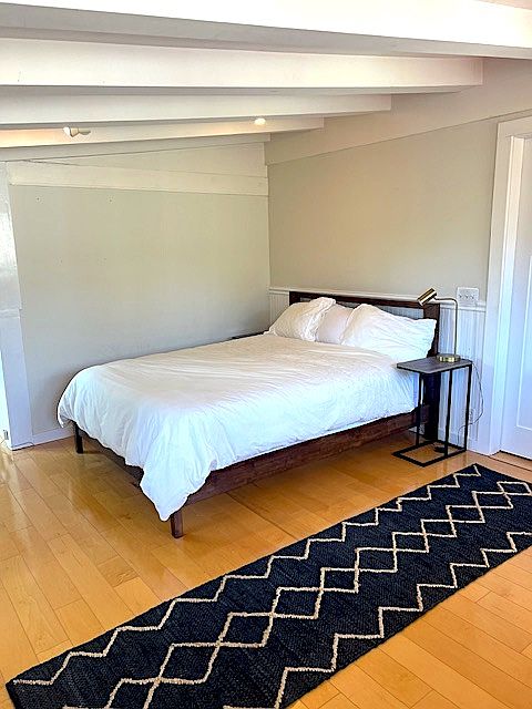 Queen bed