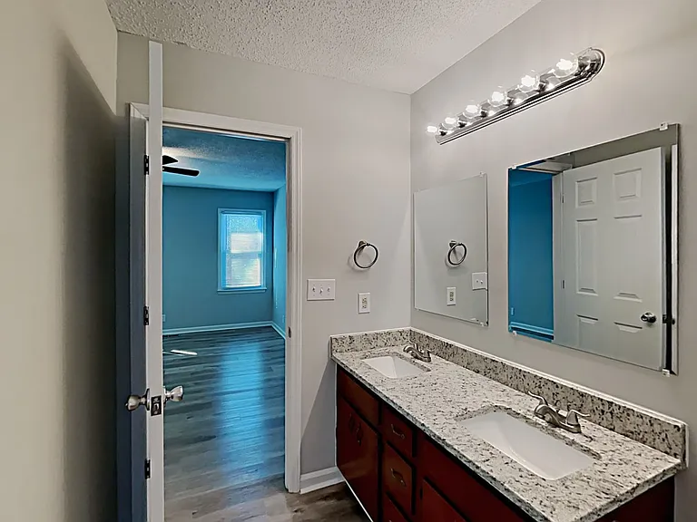 720 Bermuda Ave — Photo 13