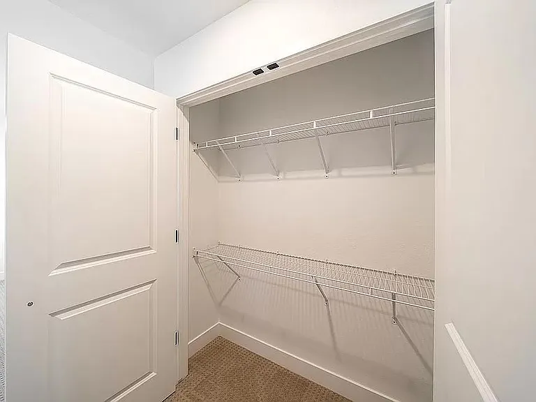 4001 Blue Pine Ln — Photo 4