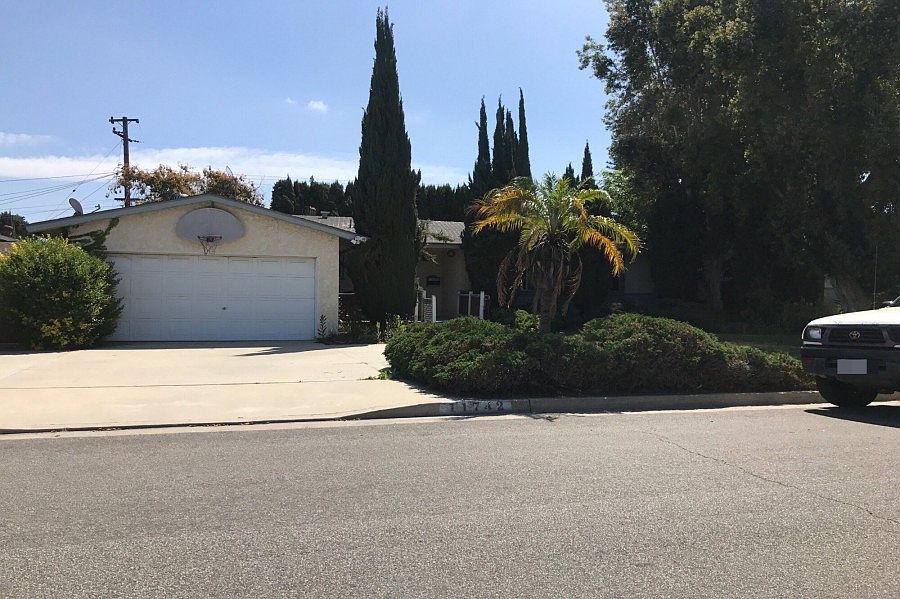 1st image of 11742 Robert Ln