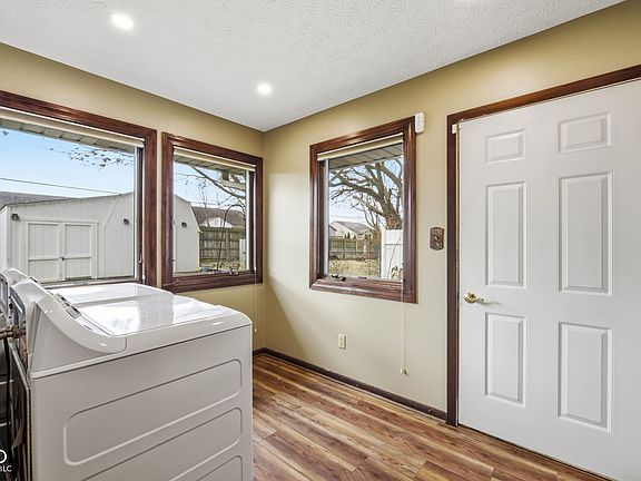 4th image of 4307 Knoll Top Dr