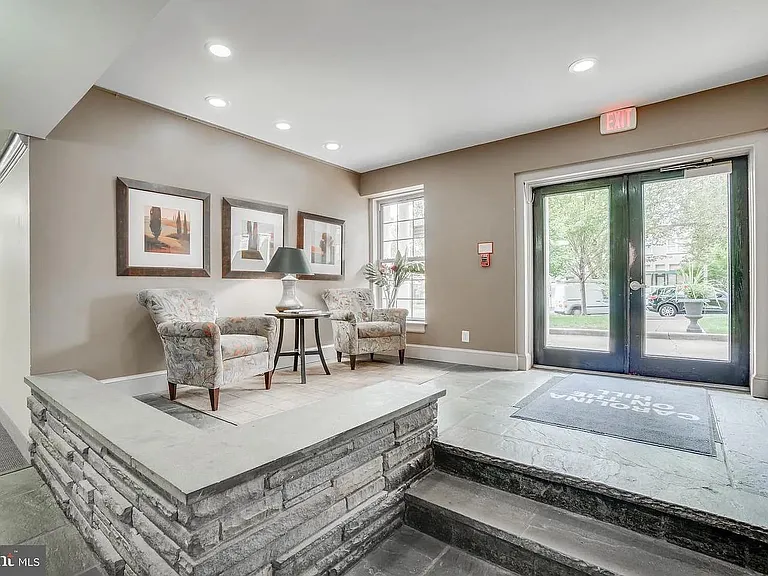 101 N Carolina Ave SE #106 — Photo 22